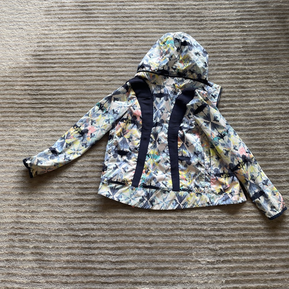 Ivivva windbreaker girls size 6